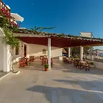 Irene - Beachfront Hotel