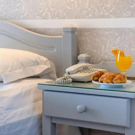 Irene - Beachfront ホテル