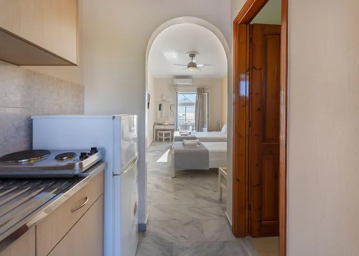 Szálloda Irene - Beachfront 2*