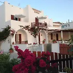 Irene - Beachfront Hotel Páros