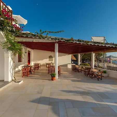 Irene - Beachfront Hotel