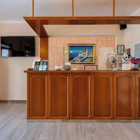 Irene - Beachfront Hotel Parikia (Paros)