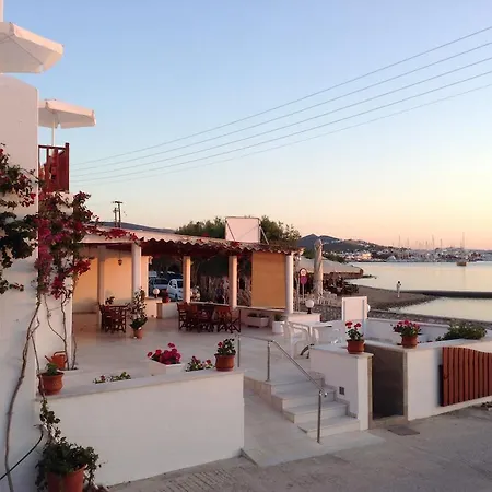 Irene - Beachfront Hotel