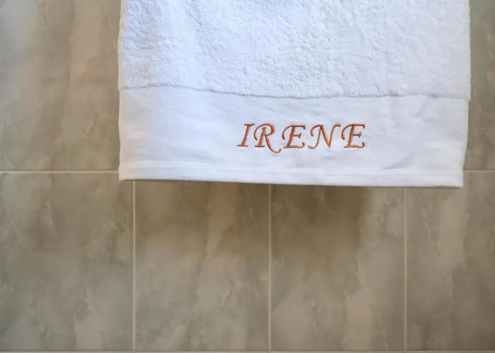 Irene - Beachfront Hotel Parikia (Paros)